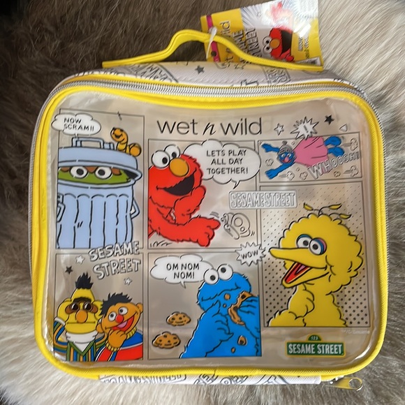 NEW Limited Edition Wet & Wild x Sesame Street Makeup Bundle - Picture 2 of 13
